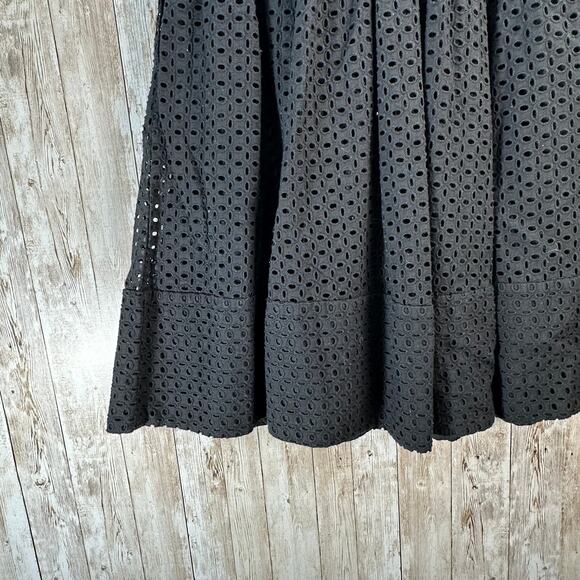 Banana Republic Eyelet Fit Flare Dress Womens 2 Black Split Neck Button‎ Front - Picture 6 of 9